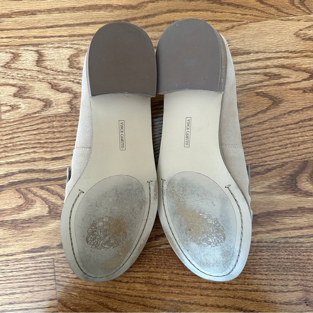 Vince Camuto Casbella Women's SuedeTan Loafers with Tassel Detail Sz7.5 Preowned - Picture 9 of 9